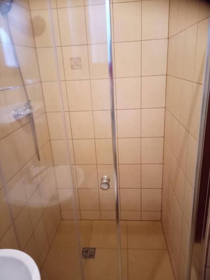 Pokoje Goscinne Tomasz Międzywodzie Exterior foto