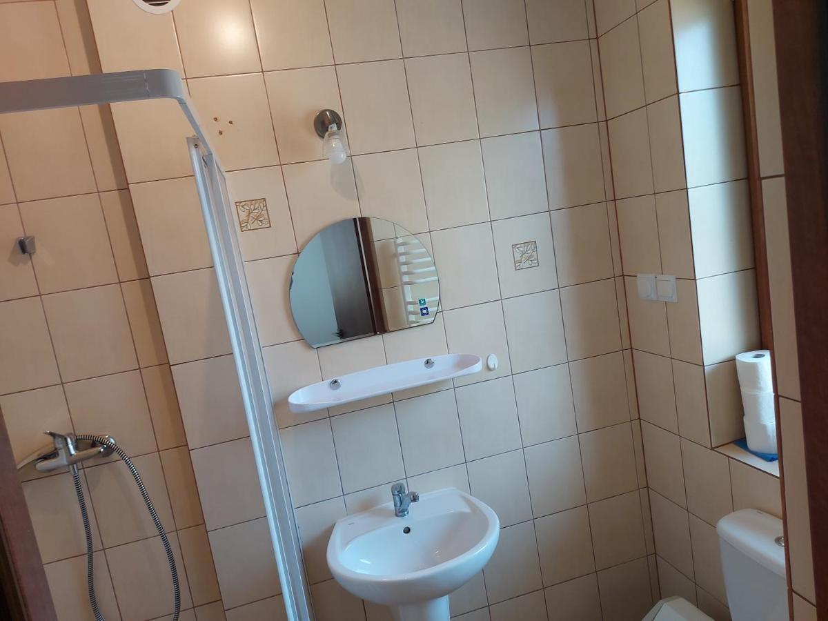 Pokoje Goscinne Tomasz Międzywodzie Exterior foto