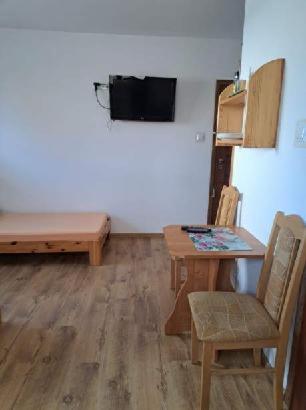 Pokoje Goscinne Tomasz Międzywodzie Exterior foto